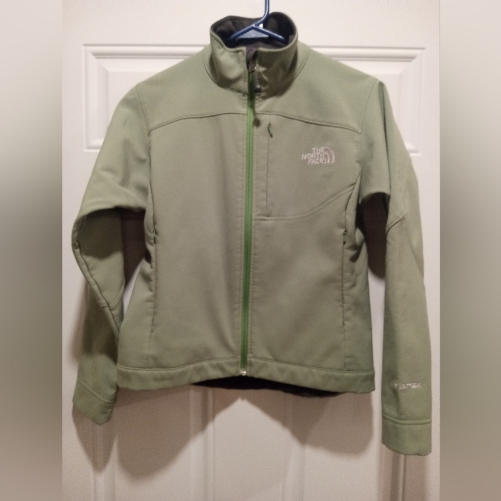 The North Face Women's TNF APEX Sage Green Utility Softshell Jacket